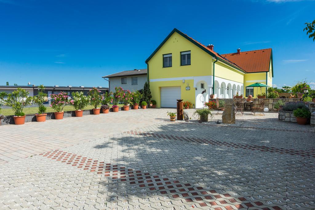 Appartementhaus Freiler Mörbisch am See Eksteriør bilde